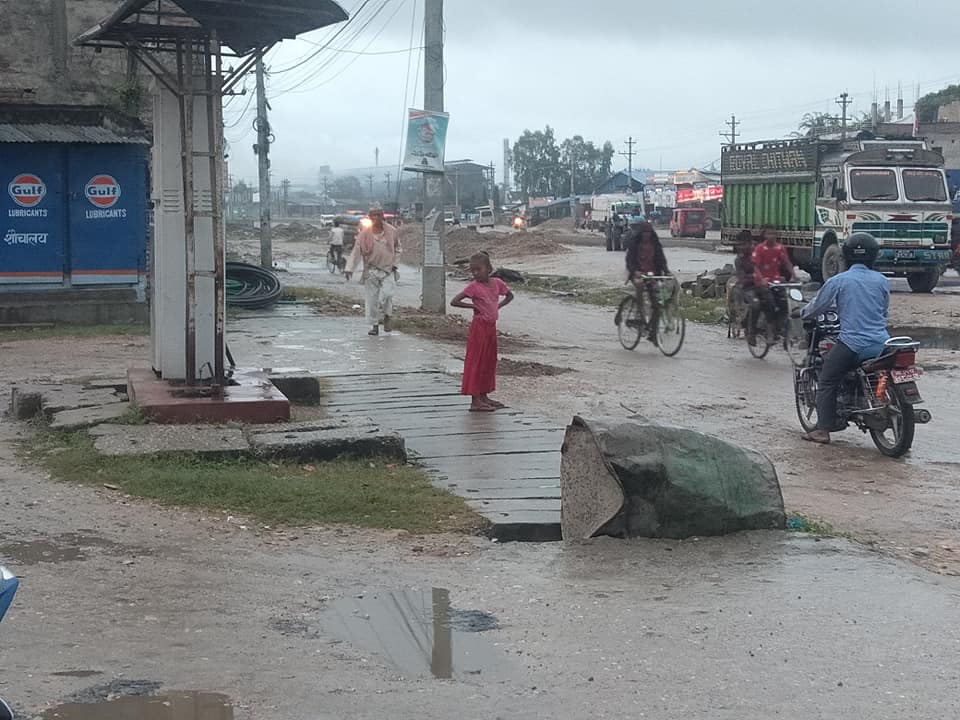 पथलैया–वीरगञ्ज सडक क्षेत्रभित्र ११ वटा पेट्रोल पम्प मापदण्ड विपरित सञ्चालन