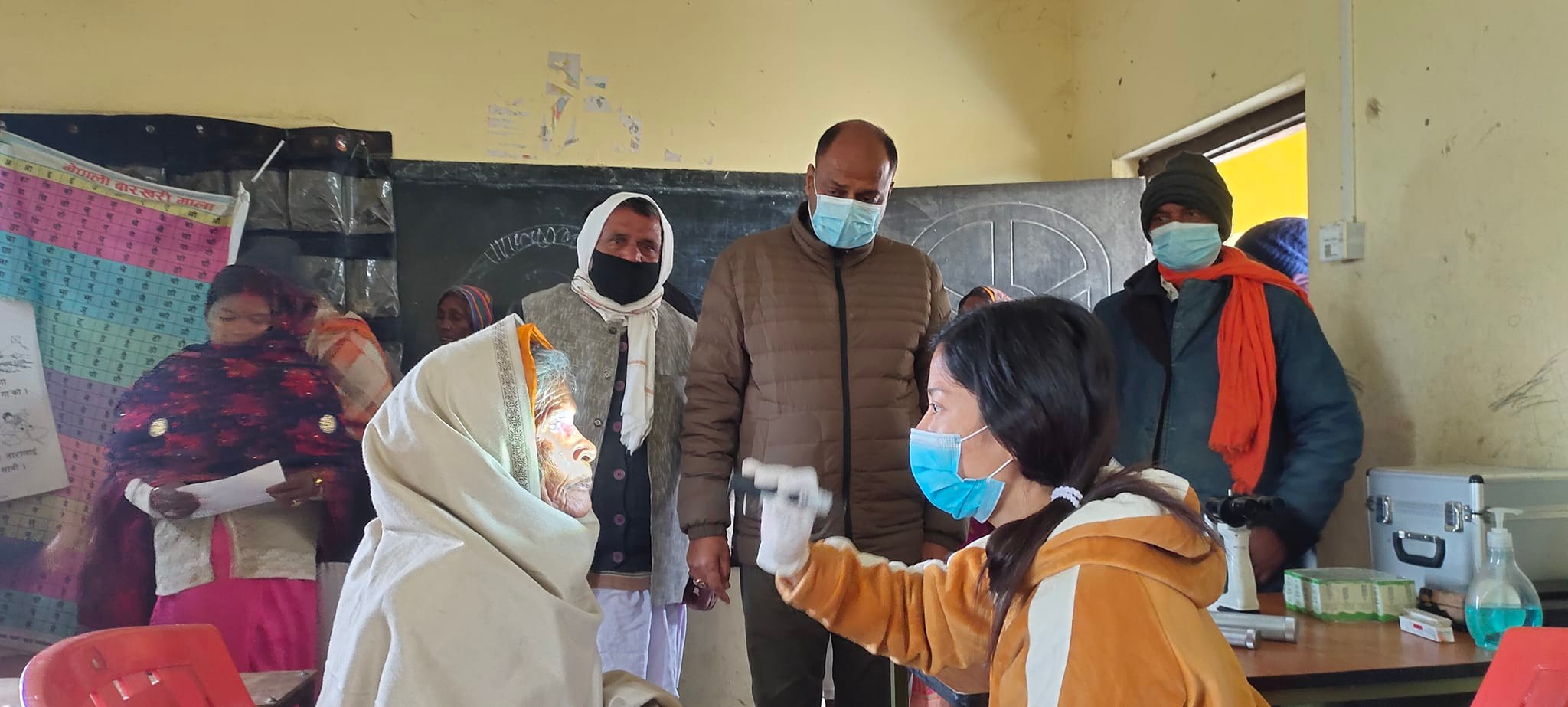 मेयर कल्याणकारी कोषबाट वीरगञ्जमा निःशुल्क आँखाको शल्यक्रिया