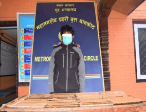 नागढुंगाबाट १८ सय एम्पुल लागुऔषधसहित एक युवक पक्राउ