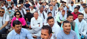 पूर्वमन्त्री मन्सुरले सुरु गरे जिल्ला प्रशासन कार्यालय बाराको मुलगेटमा धर्ना पूर्वमन्त्री मन्सुरले सुरु गरे जिल्ला प्रशासन कार्यालय बाराको मुलगेटमा धर्ना