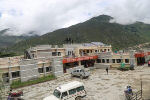 मुगुको एक मात्र १५ शैय्या अस्पतालमा विशेषज्ञ चिकित्सक नहुँदा उपचारमा समस्या