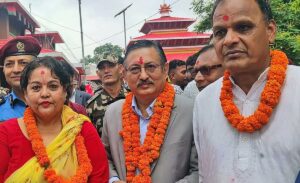 निर्वाचनको सुरक्षा व्यवस्थाबारे जानकारी लिन गृहमन्त्री खाँण सप्तरीमा
