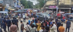 धनगढीमा सेवा ठप्प पारेर विद्युतीय रिक्सा चालकहरु आन्दोलनमा धनगढीमा सेवा ठप्प पारेर विद्युतीय रिक्सा चालकहरु आन्दोलनमा