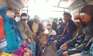 बारा प्रहरीले एकैदिन ३३२ जना फरार प्रतिवादी अदालतमा बुझायो बारा प्रहरीले एकैदिन ३३२ जना फरार प्रतिवादी अदालतमा बुझायो
