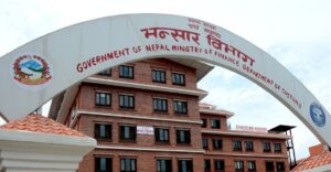 विदेशमा छ महिना काम गरेर फर्किएकाले मात्र २ वटा मोबाइल ल्याउन पाउने विदेशमा छ महिना काम गरेर फर्किएकाले मात्र २ वटा मोबाइल ल्याउन पाउने