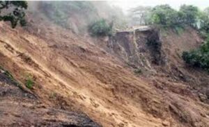 बाढी र पहिरोले घर पुरिँदा जम्मु काश्मिरमा आठ जनाको मृत्यु बाढी र पहिरोले घर पुरिँदा जम्मु काश्मिरमा आठ जनाको मृत्यु