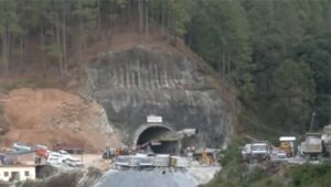 भारतको उत्तराखण्डको सुरुङमा थुनिएका ४० मजदुरको उद्धार कार्य जारी