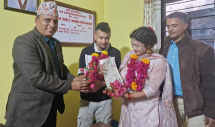 लमजुङको दोर्दीमा नेपालमै पहिलो समलिंगी विवाह दर्ता