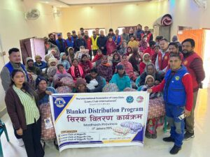 लायन्स क्लबद्वारा निजगढको खयरघारीमा विपन्न समुदायमा न्यानो कपडा वितरण