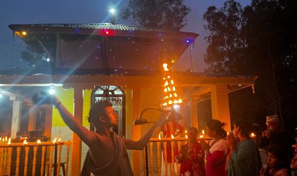 अक्षय तृतीयामा निजगढको बाबा रामेश्वर मन्दिरमा पहिलोपटक श्रृङ्गारिक सन्ध्या महाआरती