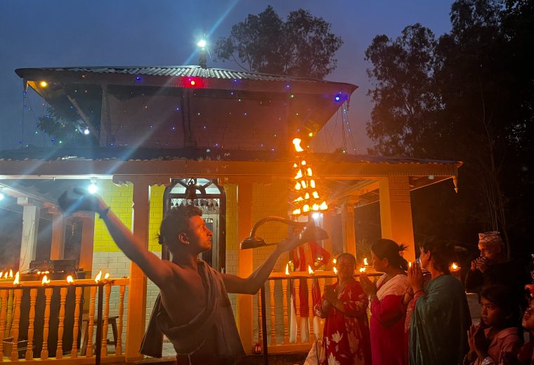 अक्षय तृतीयामा निजगढको बाबा रामेश्वर मन्दिरमा पहिलोपटक श्रृङ्गारिक सन्ध्या महाआरती