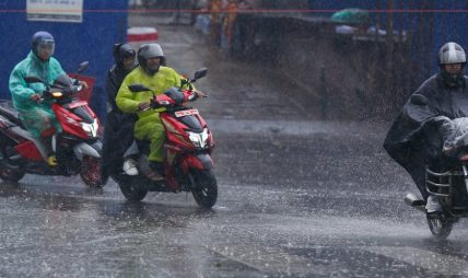 श्चिमी, स्थानीय र न्यून चापीय प्रणालीको असर : आज यी प्रदेशमा हुनेछ भारी वर्षा