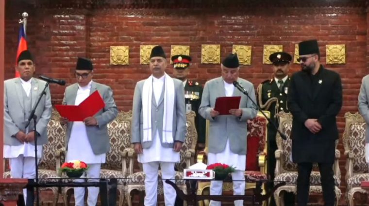वरिष्ठता विवादबीच डा. मनोजकुमार शर्मा बने प्रधानन्यायाधीश, राष्ट्रपतिबाट शपथ ग्रहण