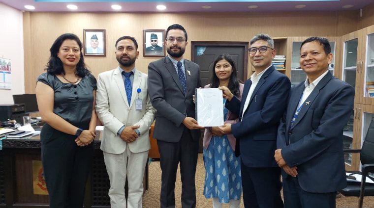 अटिजममा आधारित नमुना विद्यालय स्थापनासम्बन्धी प्रतिवेदन हस्तान्तरण