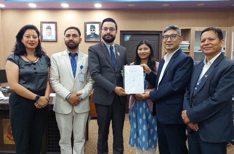 अटिजममा आधारित नमुना विद्यालय स्थापनासम्बन्धी प्रतिवेदन हस्तान्तरण