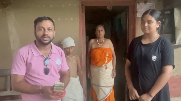सप्ताहको दक्षिणा भोटेकोशीमा हराएका बुवाको किरियामा बसेका क्रिसलाई सहयोग