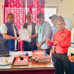 जीतपुरसिमरा–२१ मा भूमिसम्बन्धी समस्या समाधानका लागि कागजात जिल्ला समितिमा बुझाइयो जीतपुरसिमरा–२१ मा भूमिसम्बन्धी समस्या समाधानका लागि कागजात जिल्ला समितिमा बुझाइयो