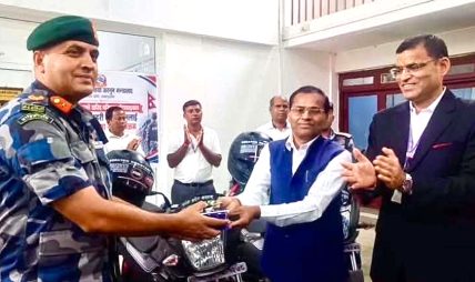 मधेश सरकारद्वारा सशस्त्र प्रहरीलाई २० थान मोटरसाइकल हस्तान्तरण