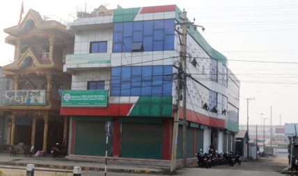 रसुवाको बाढीपीडितका लागि हातेमालो सहकारी सिमराद्वारा १ लाख ५१ हजार सहयोग
